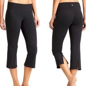 Athleta Ananda Yoga Pants 🧘🏻‍♀️ Size MP​​​​ in a Rich Grape Color! 🍇